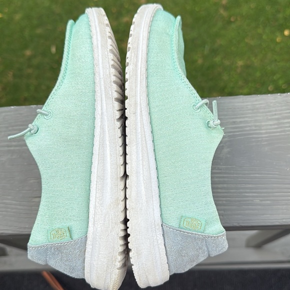 Hey Dude Girls Wendy Glitter Shoes (Color: Moon Stone)(Size: Y5 or L6) EUC - Picture 10 of 14